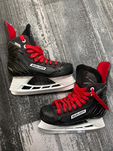 Junior Bauer Ns Hockey Skates Regular Width Size 4 (Used)