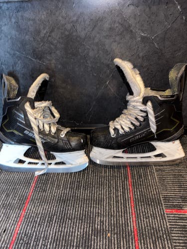 2020 Bauer Supreme M40 Hockey Skates Regular Width   Size 5.5 (Used)