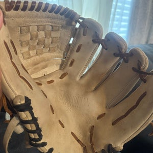 Easton RH Professional Collection Softball Glove 12" (Used)