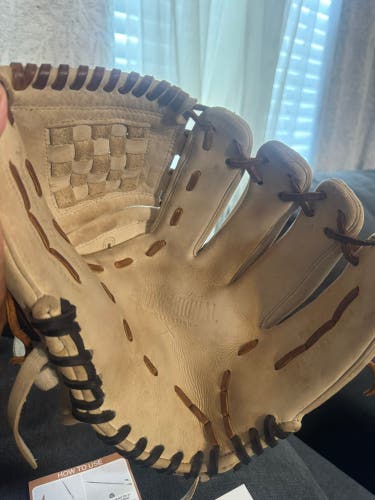 Easton RH Professional Collection Softball Glove 12" (Used)
