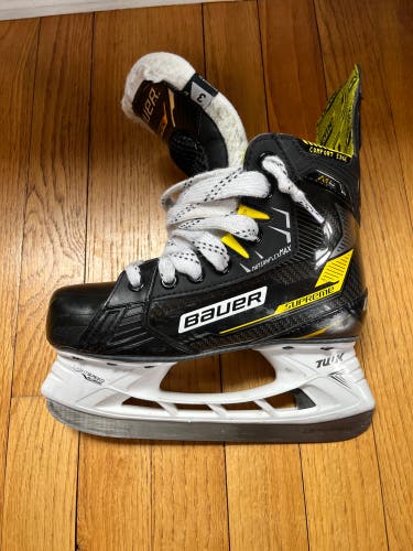 Bauer Supreme M4 Hockey Skates Regular Width Size 3 (Used)