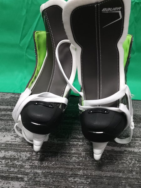 Intermediate Bauer XLS Hockey Skates Regular Width Size 5 (Used)