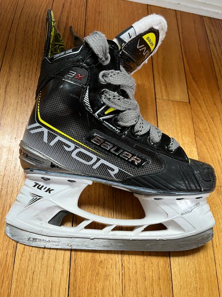 Bauer Vapor 3X Hockey Skates Regular Width Size 1 (Used)