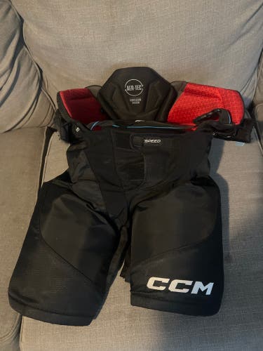 Medium Senior CCM Jetspeed ft6 Hockey Pants (Used)