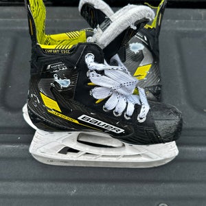 Bauer Supreme Matrix Hockey Skates Regular Width Size 1 (Used)