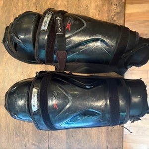 Senior Bauer vapor x900 lite 15" Shin Pads (Used)