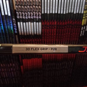 Youth CCM Jetspeed FT7 Pro Right Handed Hockey Stick P28 30 Flex (New)