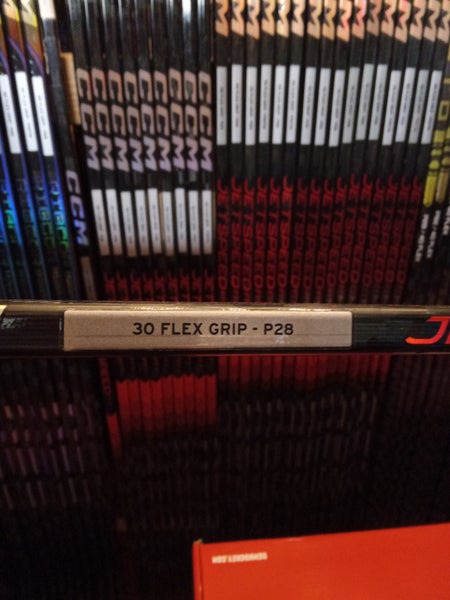 Youth CCM Jetspeed FT7 Pro Right Handed Hockey Stick P28 30 Flex (New)