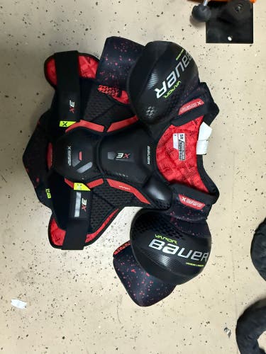 Senior Medium Bauer Vapor 3X Shoulder Pads