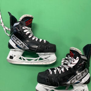 CCM Jetspeed FT680 Hockey Skates | Junior 3.5 (Regular)