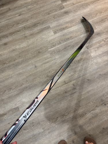 Junior Bauer Hyperlite 2 Left Hand Hockey Stick P28 (Used)
