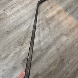 Junior Bauer Hyperlite 2 Right Handed Hockey Stick (Used)