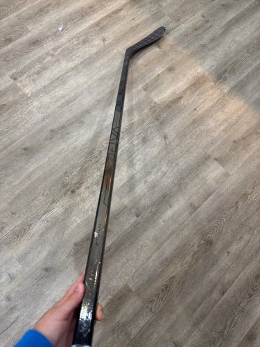 Junior Bauer Hyperlite 2 Right Handed Hockey Stick (Used)