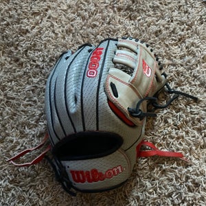 2022 Wilson RH Infield A2000 Baseball Glove 11.5" (Used)
