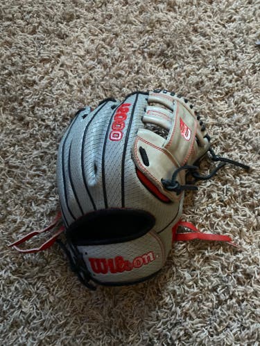 2022 Wilson RH Infield A2000 Baseball Glove 11.5" (Used)