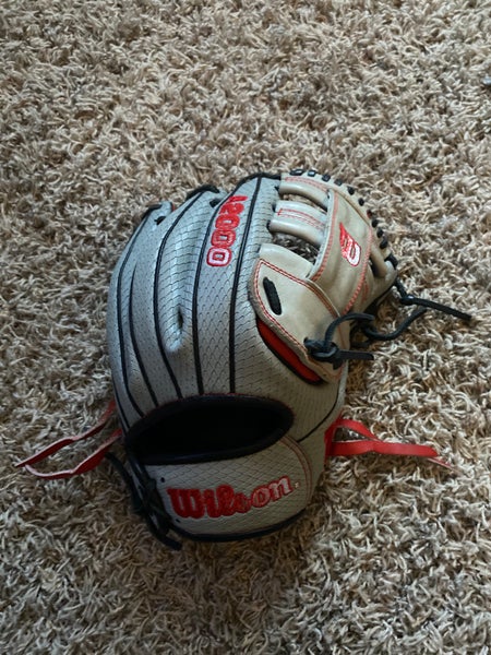 2022 Wilson RH Infield A2000 Baseball Glove 11.5" (Used)