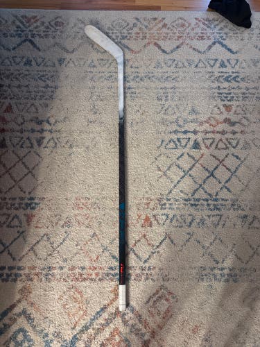 Intermediate CCM Vizion Left Hand Hockey Stick P28+1/4 (Used)
