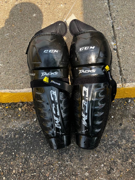 Senior CCM Tacks 9550 Shin Pads 14" (Used)