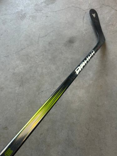 P92 87 Flex Senior Bauer Vapor Hyperlite 2 Left Hand Hockey Stick Pro Stock (Used)