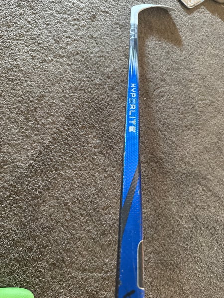 Intermediate Bauer Vapor Hyperlite 2 Left Hand Hockey Stick P92  (Used)