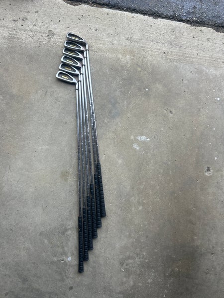 Men's   Right Handed Iron Set Regular Flex 6 Pieces Steel Shaft (Used)