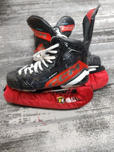 Senior CCM JetSpeed FT6 Hockey Skates Regular Width 7.5 (Used)