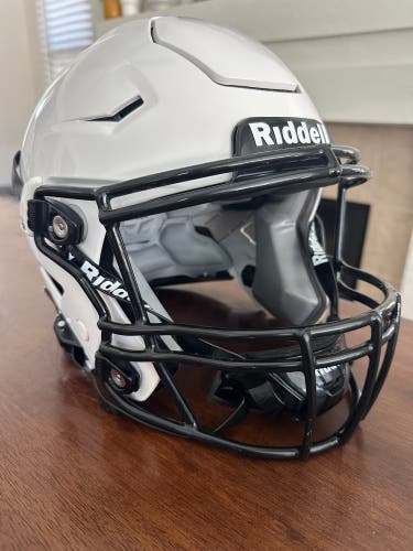 Youth Medium Riddell SpeedFlex Helmet (New)