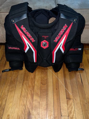 XL Vaughn SLR3 Pro Carbon Goalie Chest Protector