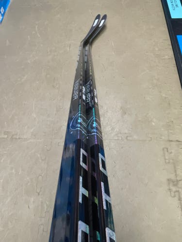 Senior Bauer Proto-R Right Handed Hockey Stick P28 (New) - 2 Pack