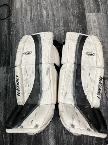 32" Intermediate Mckenney GP 870 Pro Spec Goalie Leg Pads (Used)