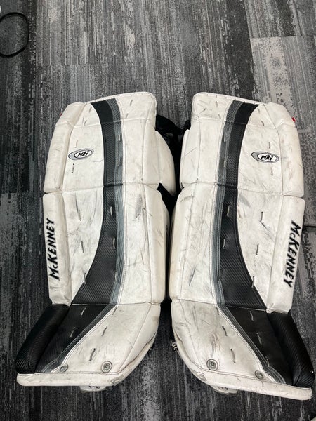 32" Intermediate Mckenney GP 870 Pro Spec Goalie Leg Pads (Used)