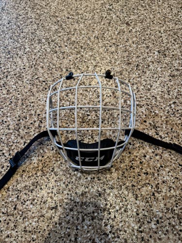 Medium CCM FM580 White Cage (Slightly Used)