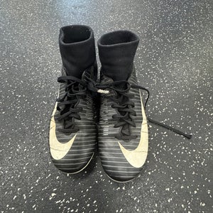 Used Nike Soccer Cleats Black Junior 04 11849-S000030163