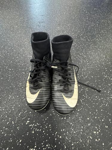 Used Nike Soccer Cleats Black Junior 04 11849-S000030163