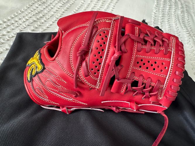 Glove Studio Ryu 2025 RH Pitcher's Baseball Glove 11.75" (New)