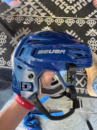 Small Bauer Re-Akt 150 Helmet (Used)