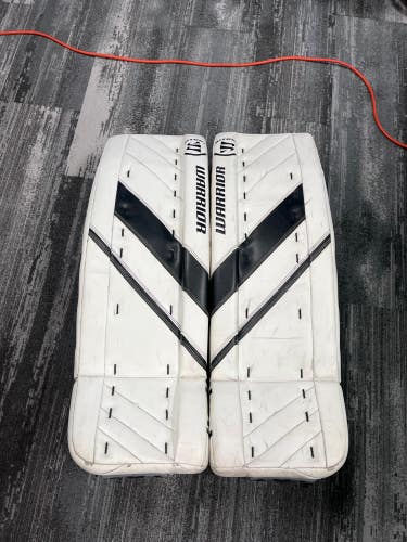 31" Intermediate Warrior Ritual G4 Goalie Leg Pads (Used)