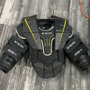 Intermediate Medium CCM Axis A1.9 Goalie Chest Protector (Used)