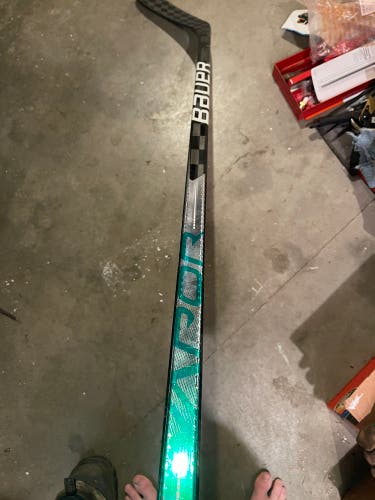 Senior Bauer Vapor Hyperlite Left Hand Hockey Stick P88 Pro Stock (New)