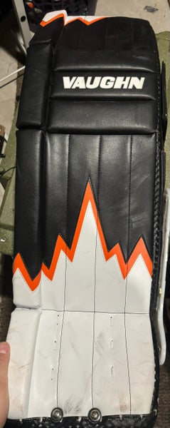 2025 36" Vaughn Goalie Leg Pads (Used)