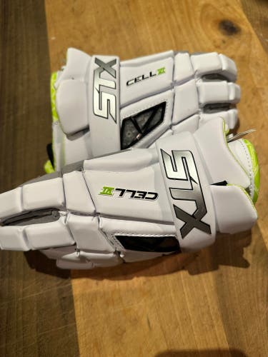 STX Cell VI Lacrosse Gloves