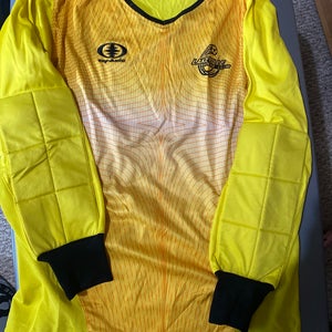 Unisex Small  Goalie Top (Used)