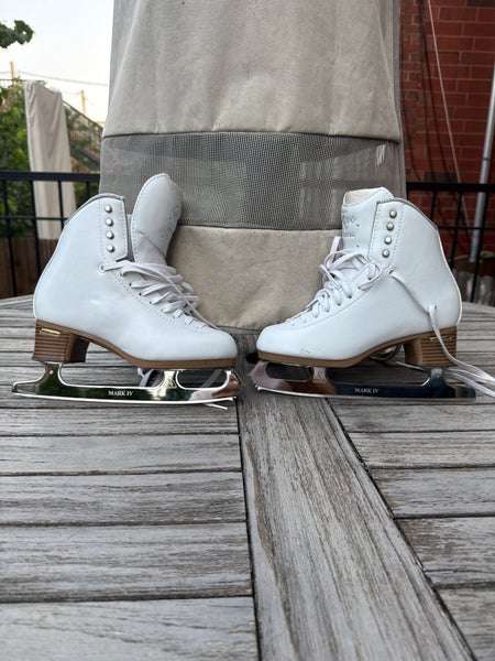 Jackson Ultima Evo Figure Skates B Adult 5 (Used)