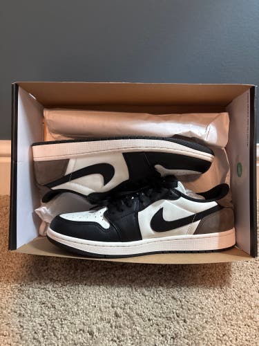 Men's Size M 10.0 (W 11.0) Jordan Shoes (Used)