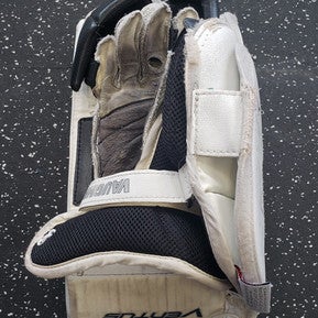 Used Vaughn VENTUS Inter Goalie Blocker White 11849-S000029682