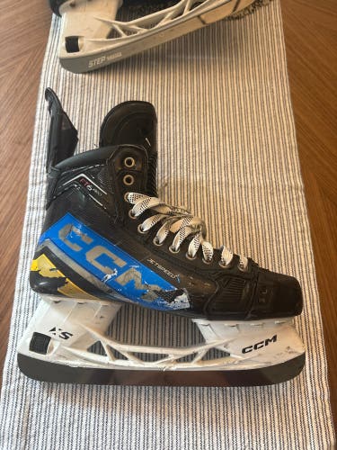 CCM JetSpeed FT6 Pro Hockey Skates Regular Width Pro Stock 9 (Used)