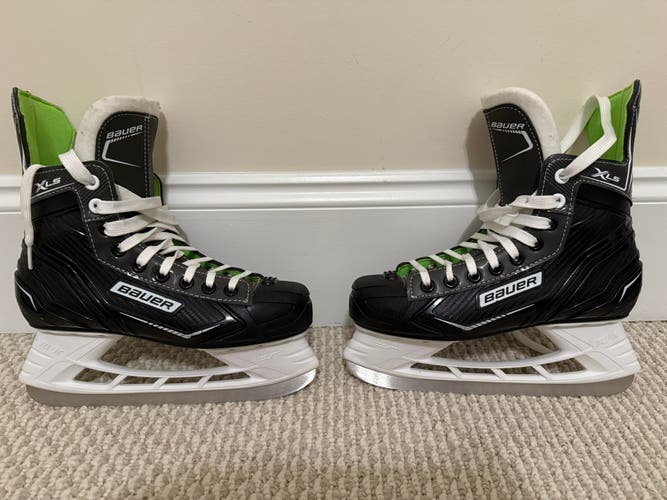 2021 Bauer Hockey Skates Regular Width Size 5 (Used)