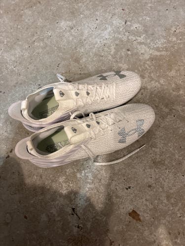 Men's Size 13.0 (W 14.0) Under Armour Low Top Highlight Molded Cleats (New)