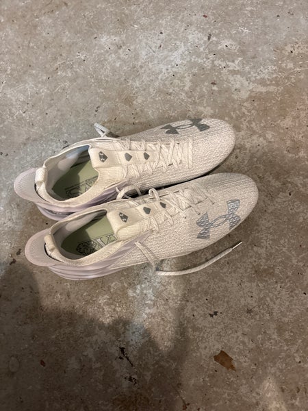 Men's  Size 13.0 (W 14.0) Under Armour Low Top Highlight Molded Cleats (New)