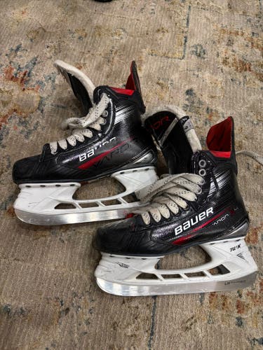 Bauer Hockey Skates Regular Width 6 (Used)